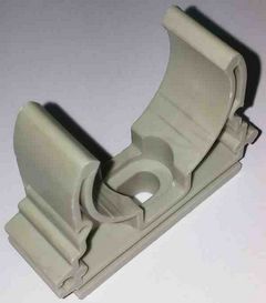 Obujmica PVC za PPR cijev fi 32 mm - jednodjelna